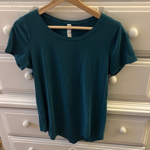 Lululemon Love Tee V in Emerald - Picture 2 of 4